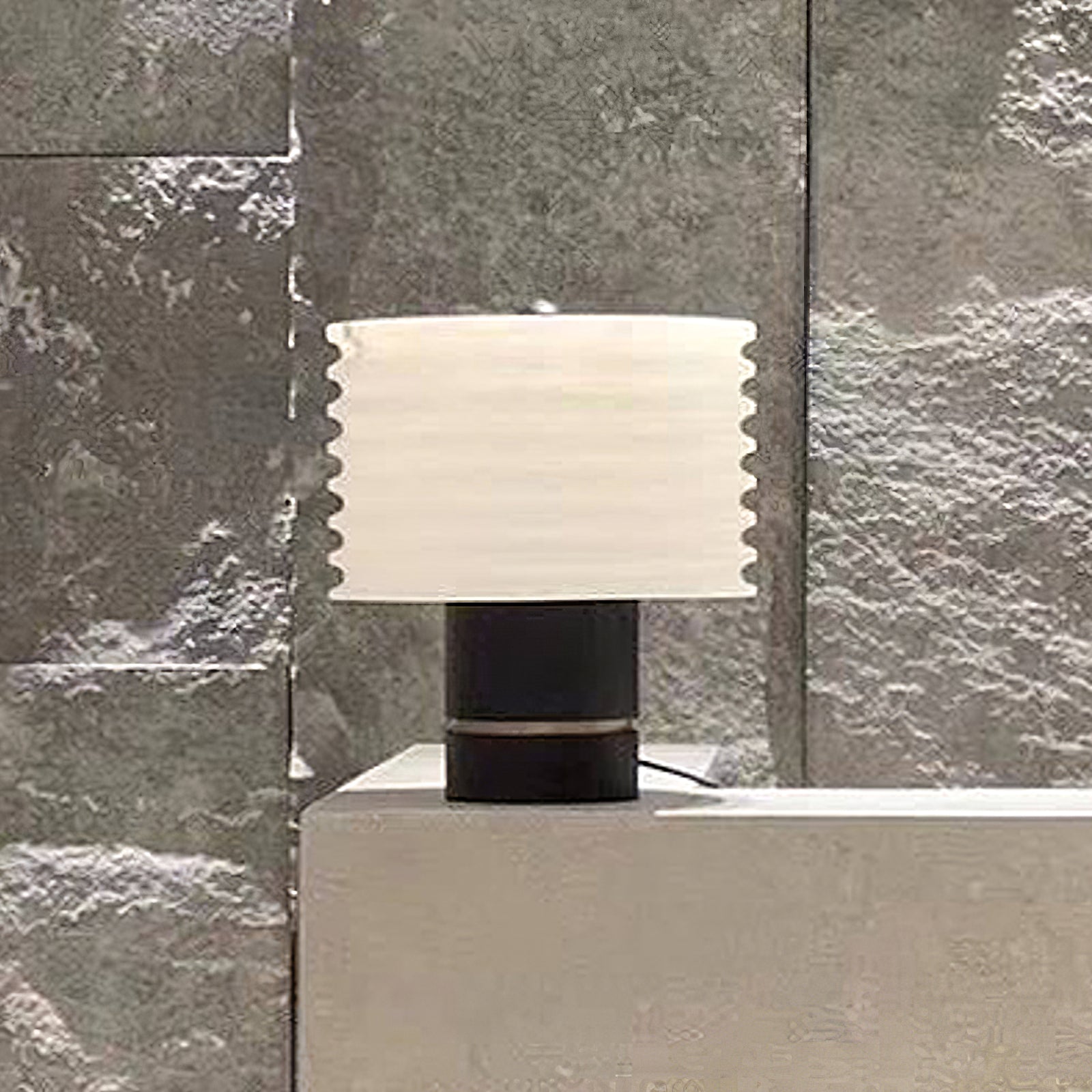 Luxury Black Alabaster Table Lamp - Cueteks