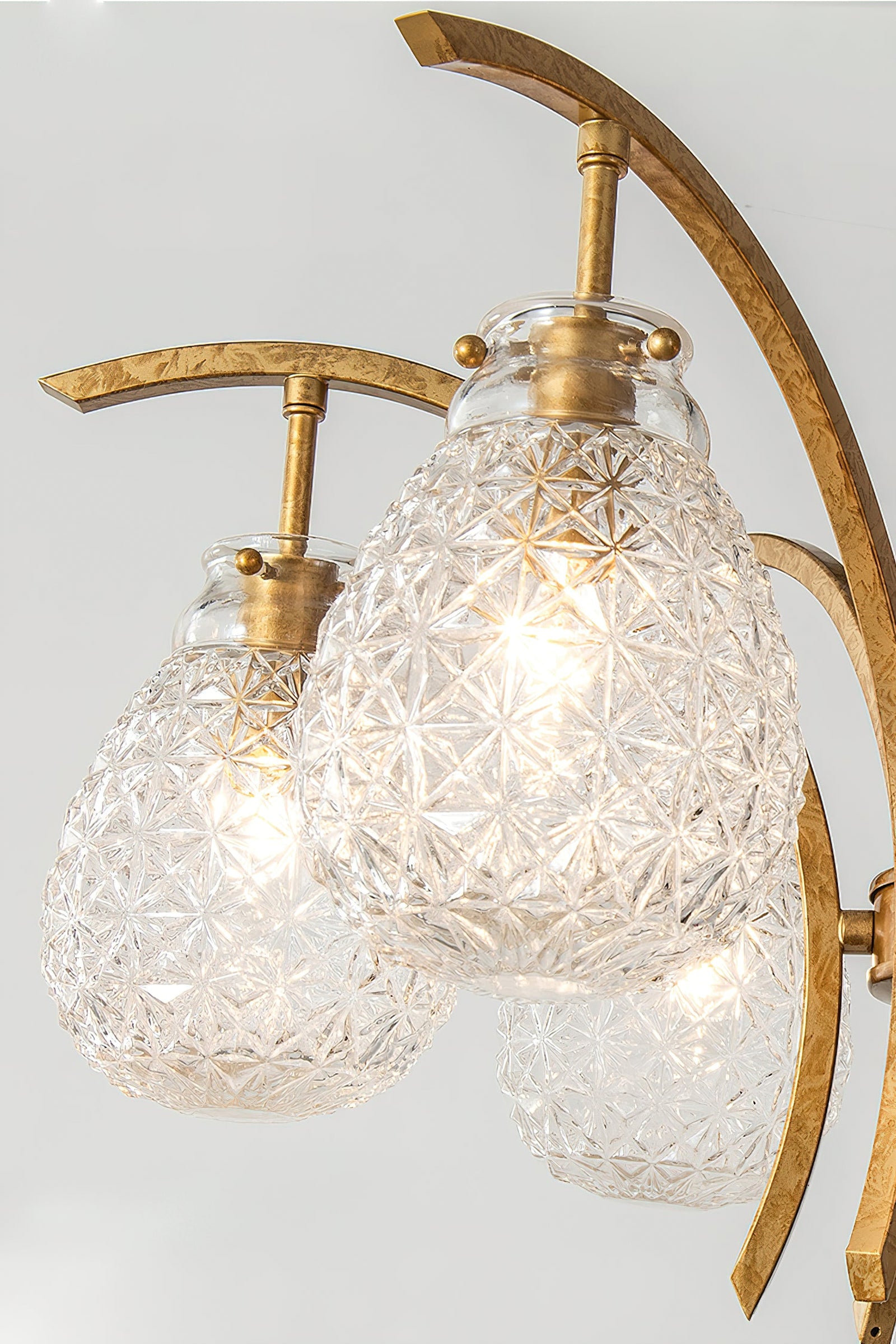 Golden floral glass chandelier - Cueteks