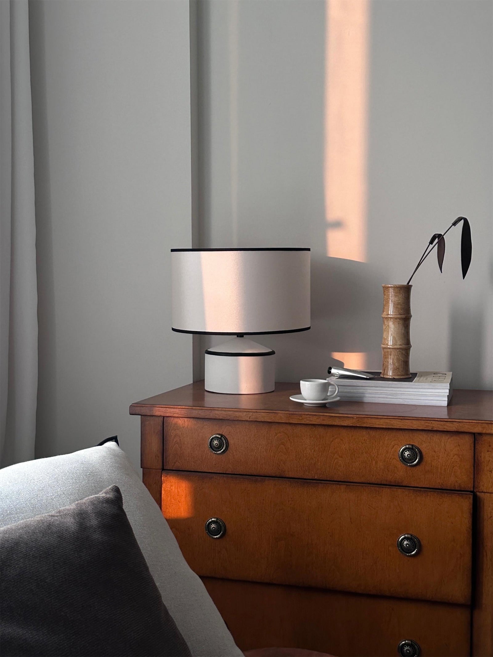 Cyls Minimalist Drum Shade Table Lamp - Cueteks