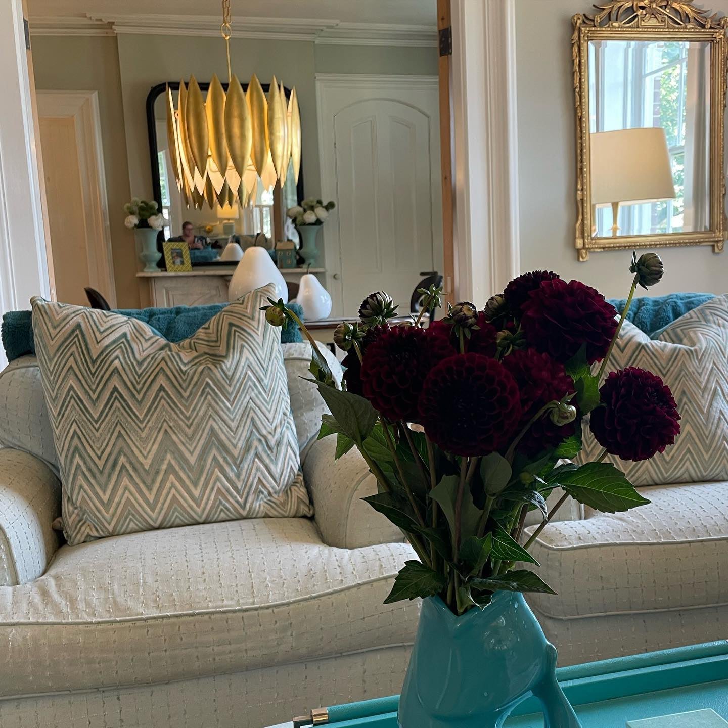 Visual Comfort Hatton Chandelier - Cueteks