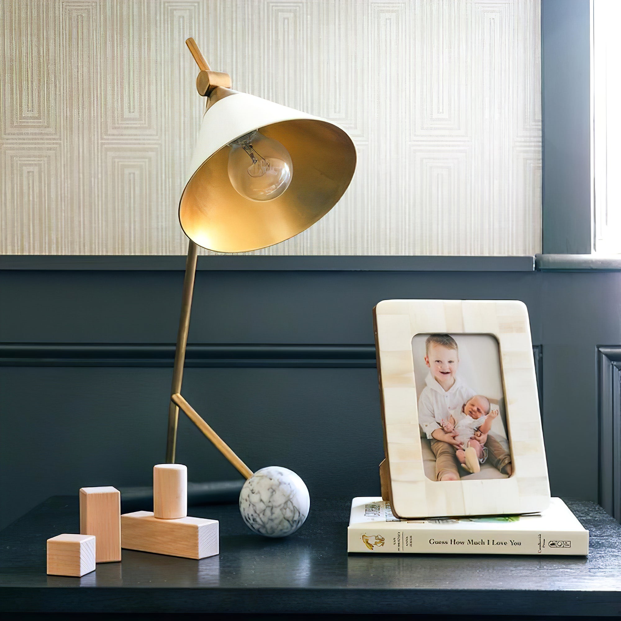 Cleo Brass Table Lamp - Cueteks