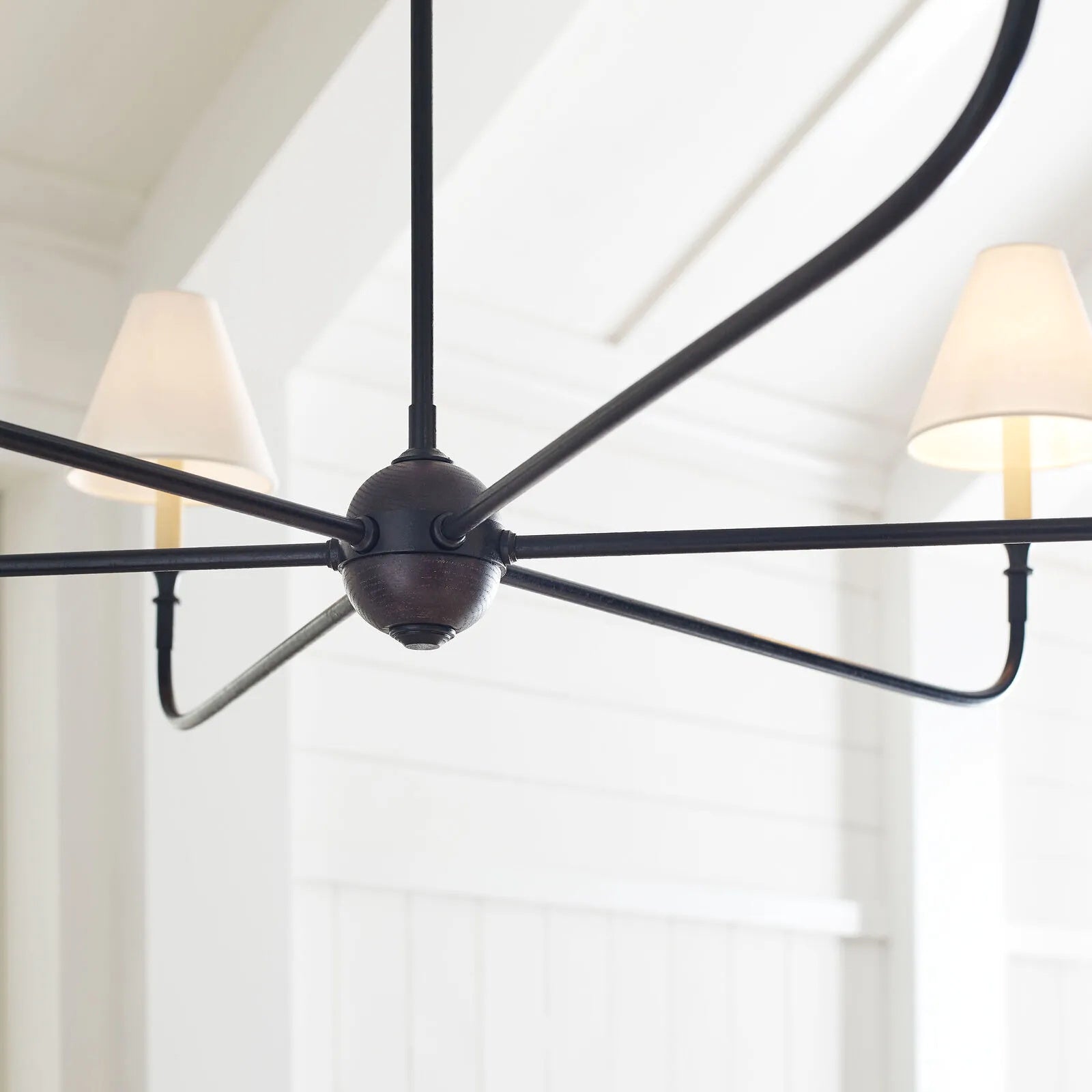 6-Arm Black Metal Chandelier - Cueteks