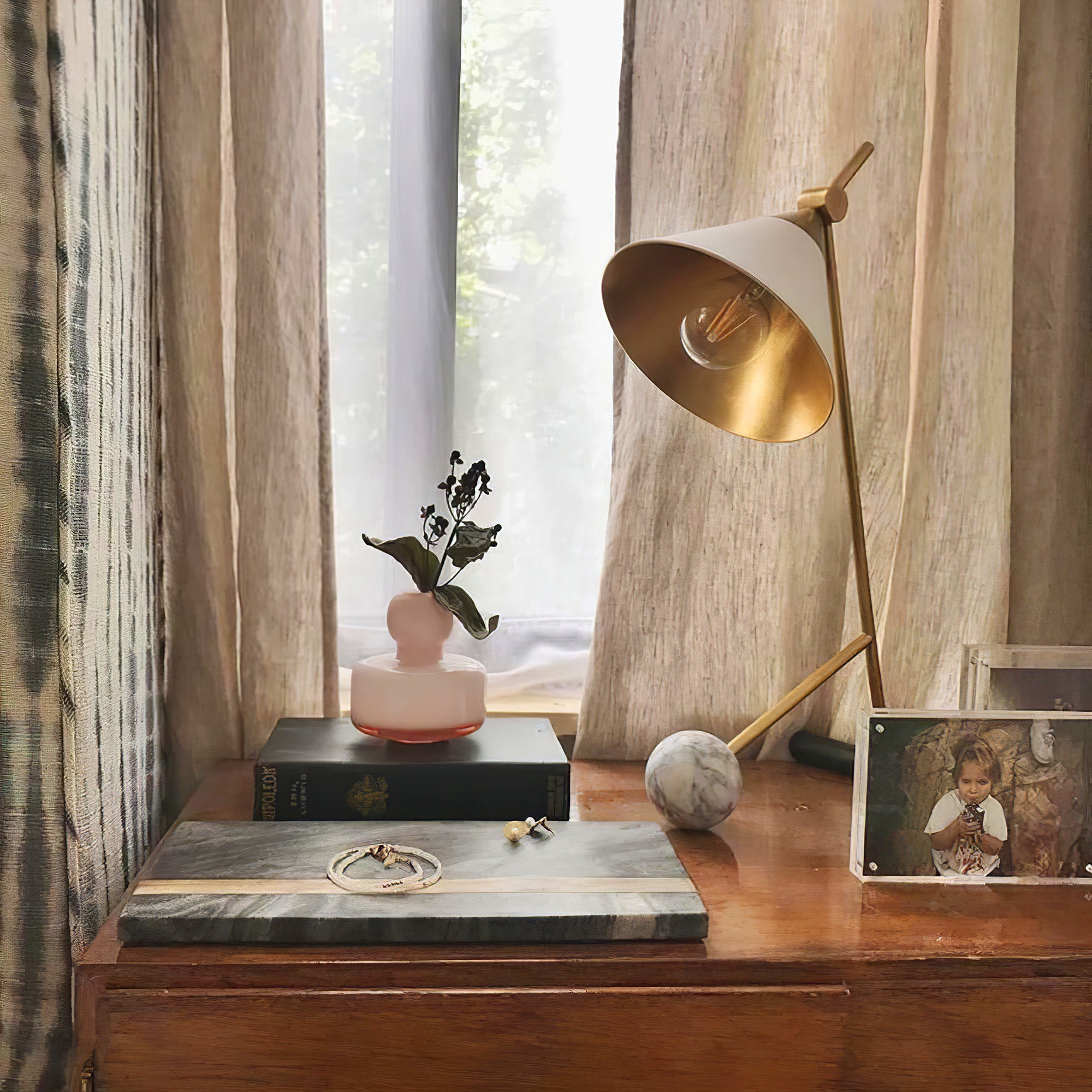Cleo Brass Table Lamp - Cueteks