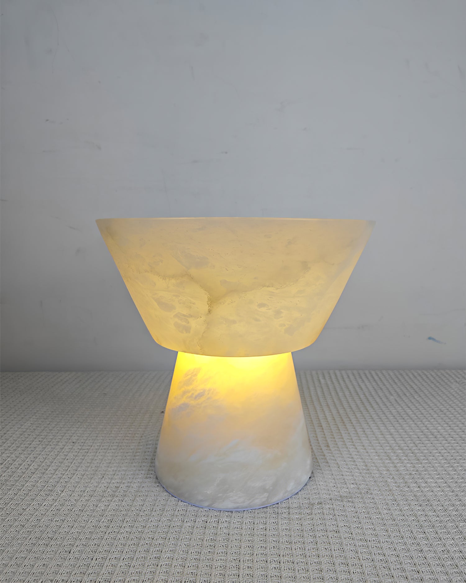 Conical Alabaster Table Lamp - Cueteks
