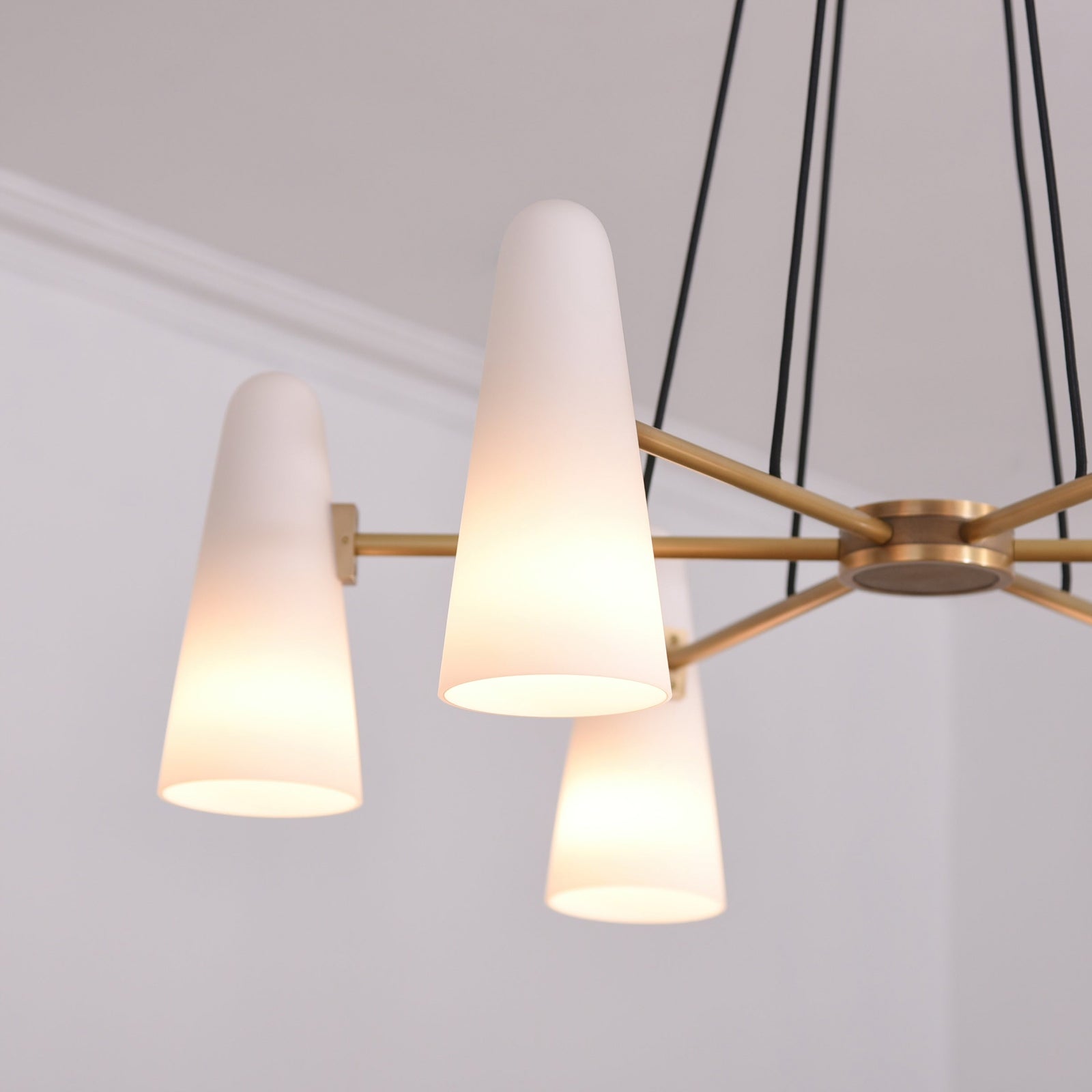 Montfaucon Round Chandelier - Cueteks