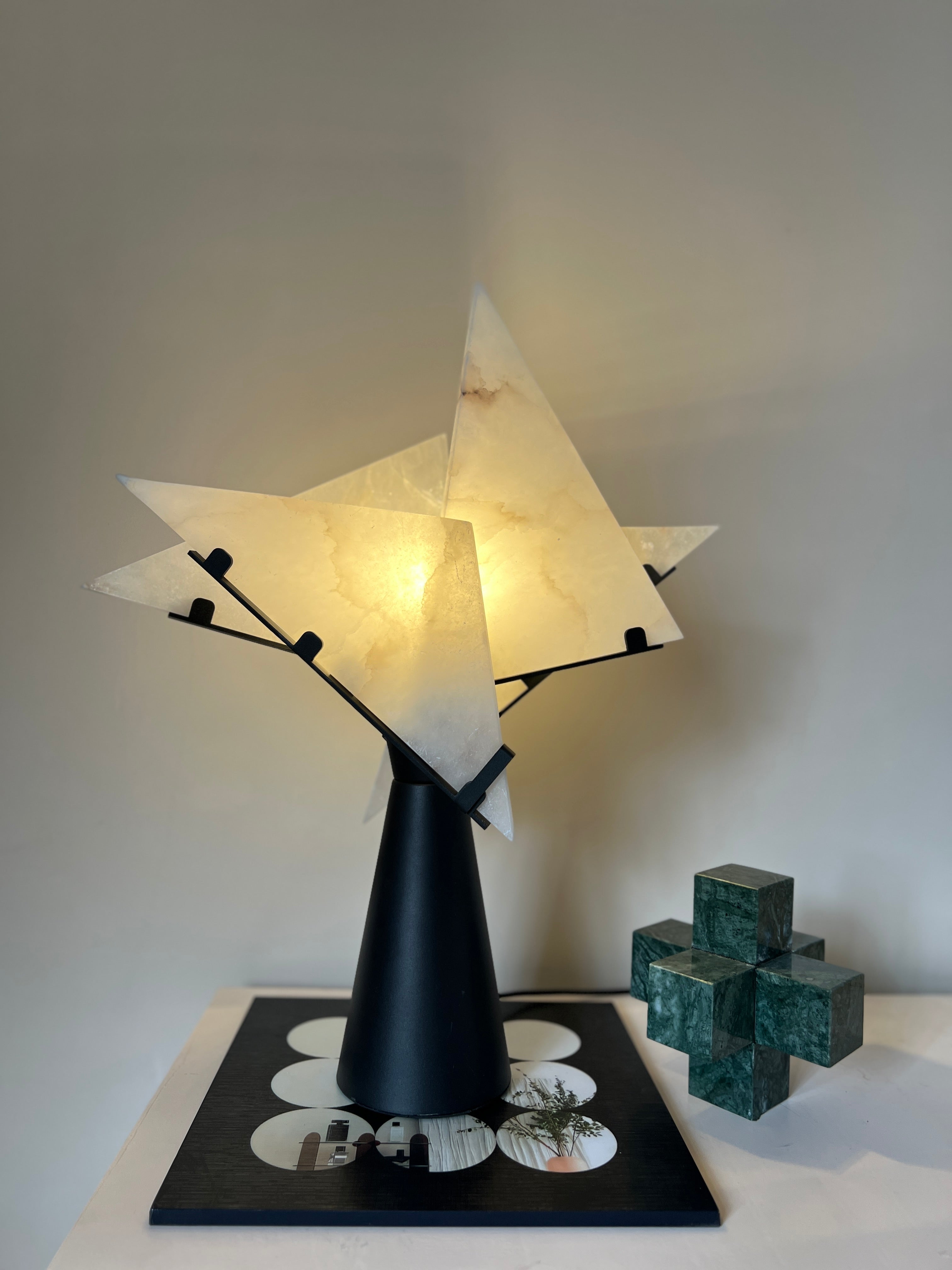 Abstract Alabaster Table Lamp - Cueteks