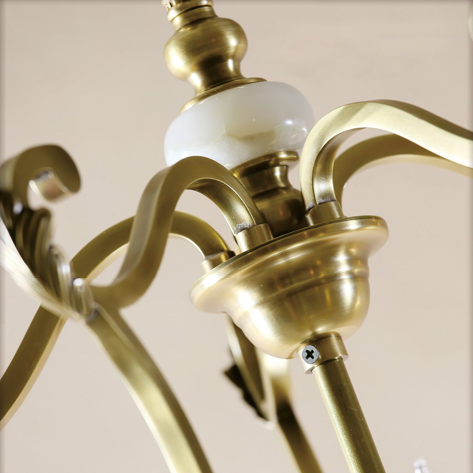 Classical carved candle chandelier - Cueteks
