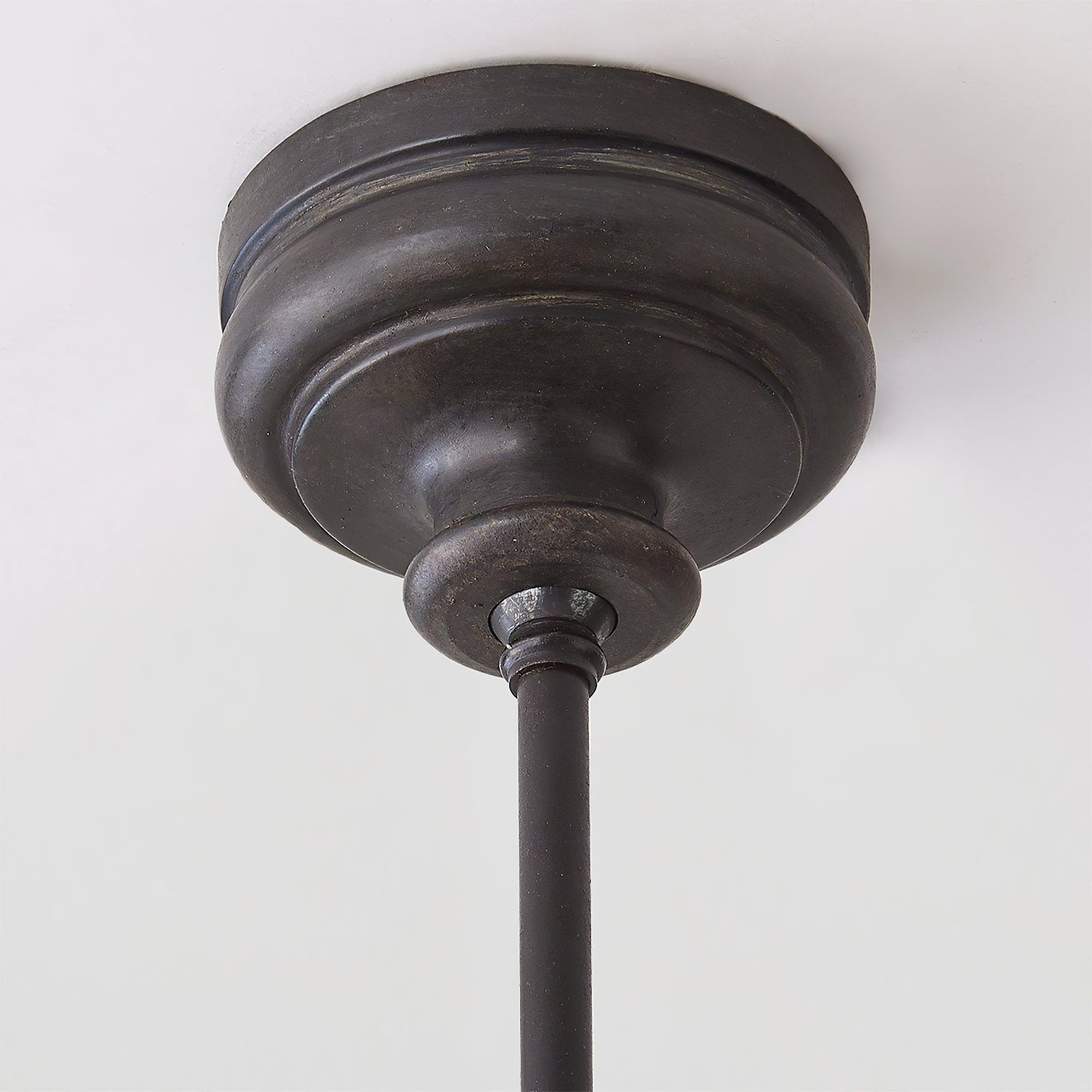6-Arm Black Metal Chandelier - Cueteks