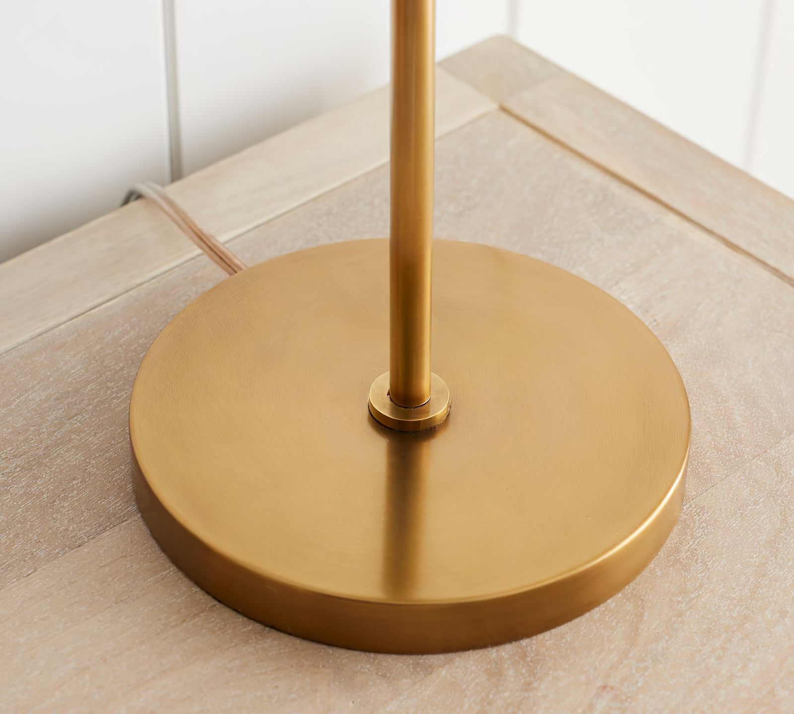 Ellis Simple Table Lamp - Cueteks