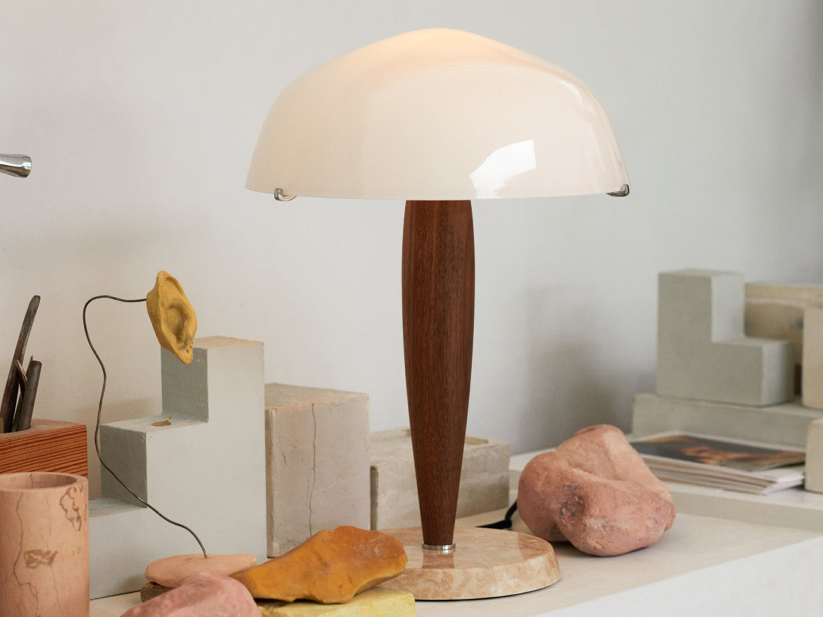 Scandi Walnut Dome Table Lamp - Cueteks