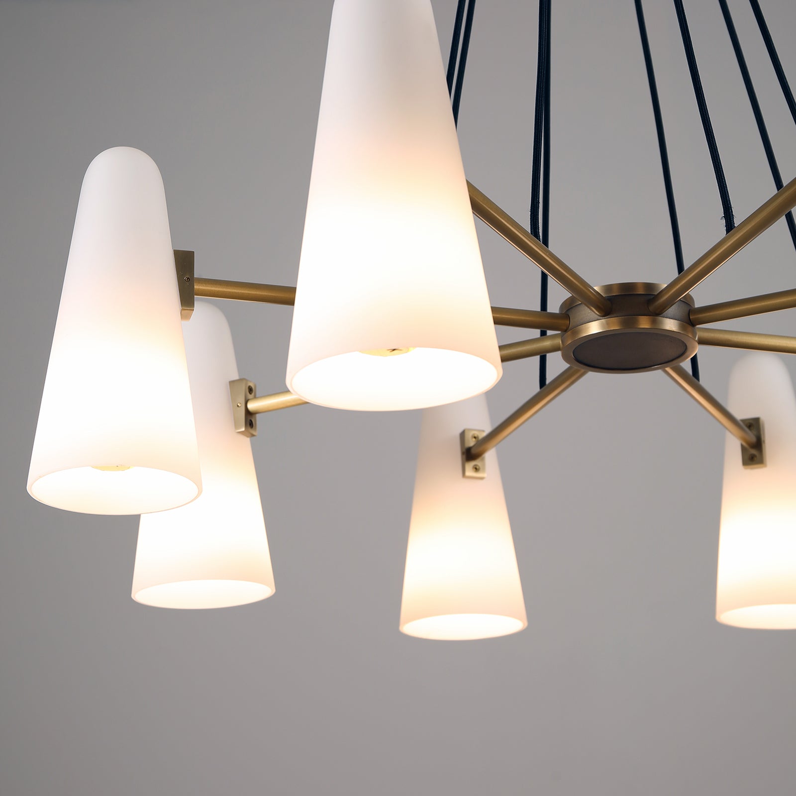Montfaucon Round Chandelier - Cueteks