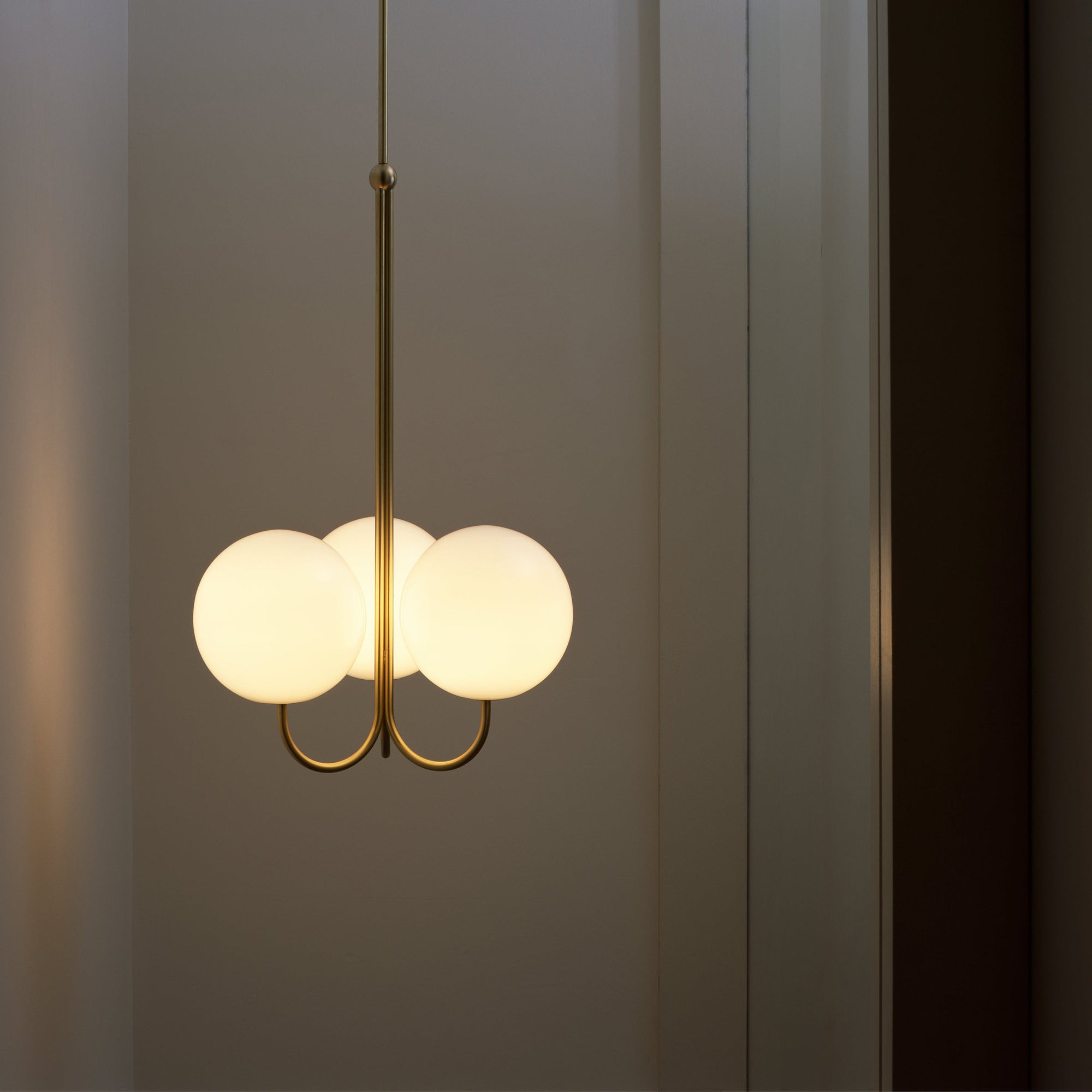 Angle Pendant Light - Cueteks
