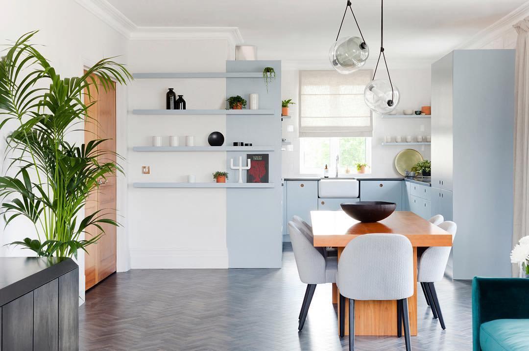 Clear layered-glass lighting in an open-plan room