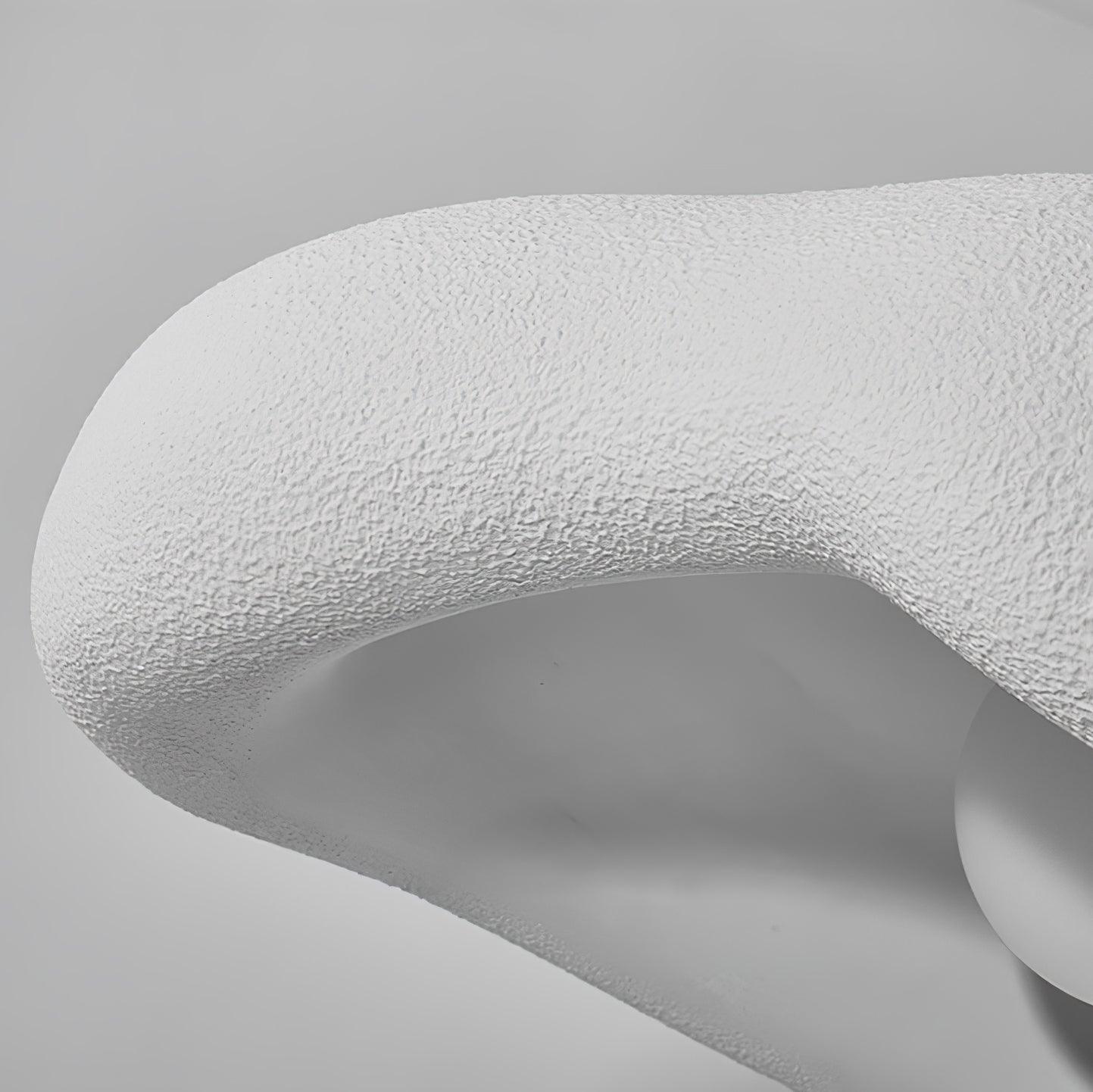 Close view of fine texture on the wavy shade rim