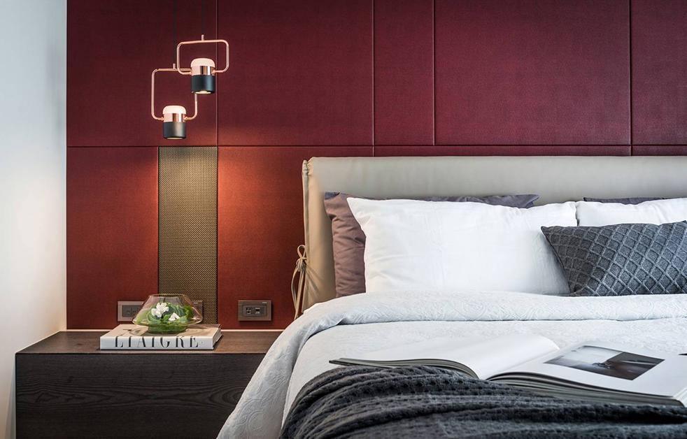 Adjustable LED pendant light with an open geometric frame