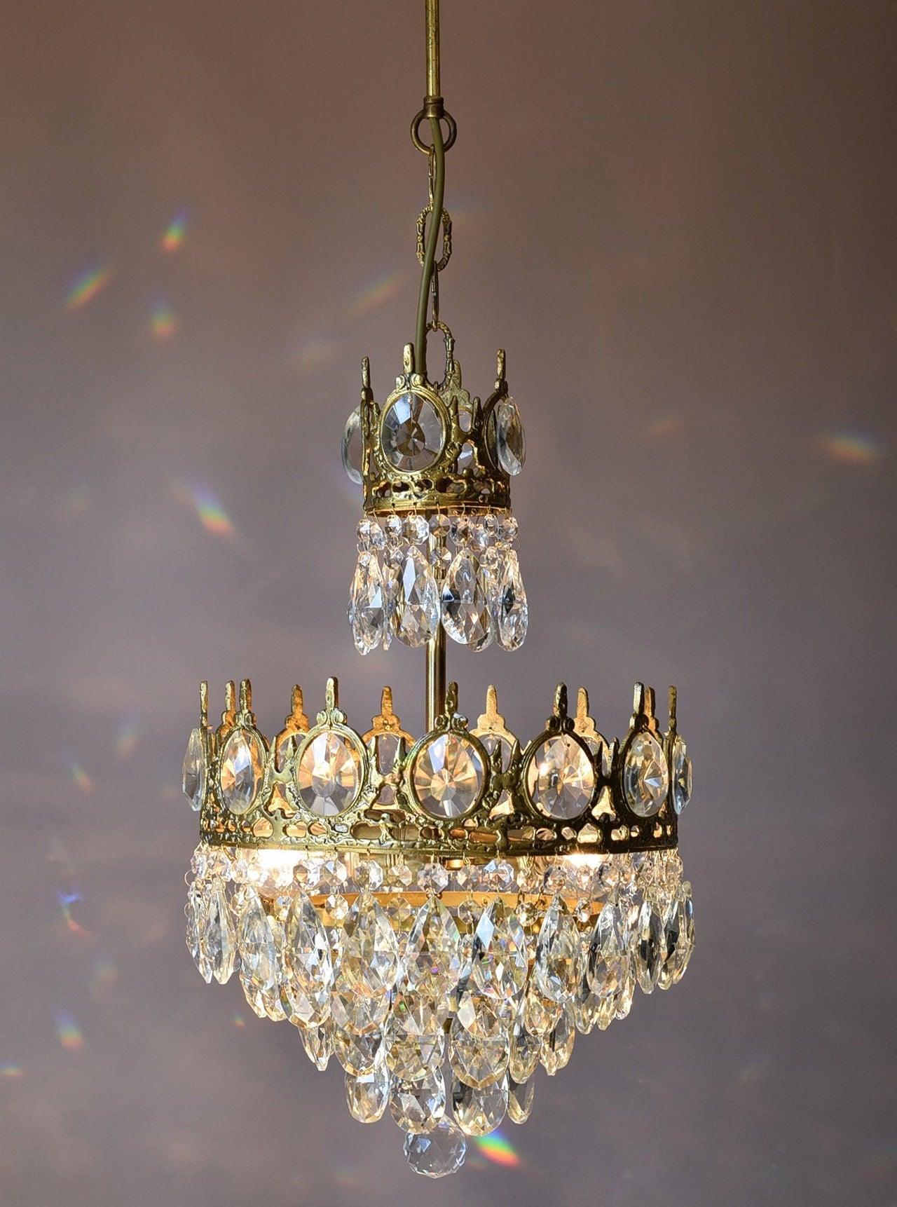 Vintage Crystal Chandelier - Cueteks