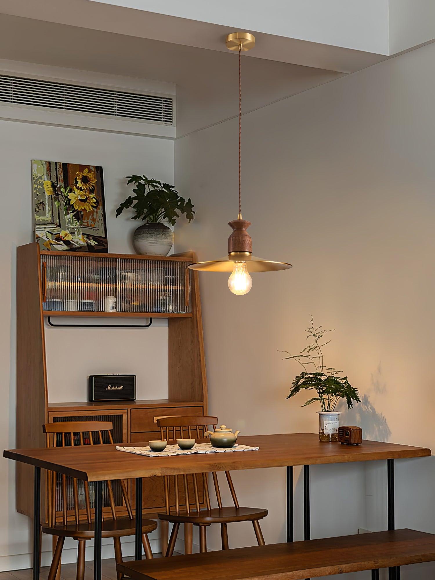 Brass Crest Pendant Light - Cueteks