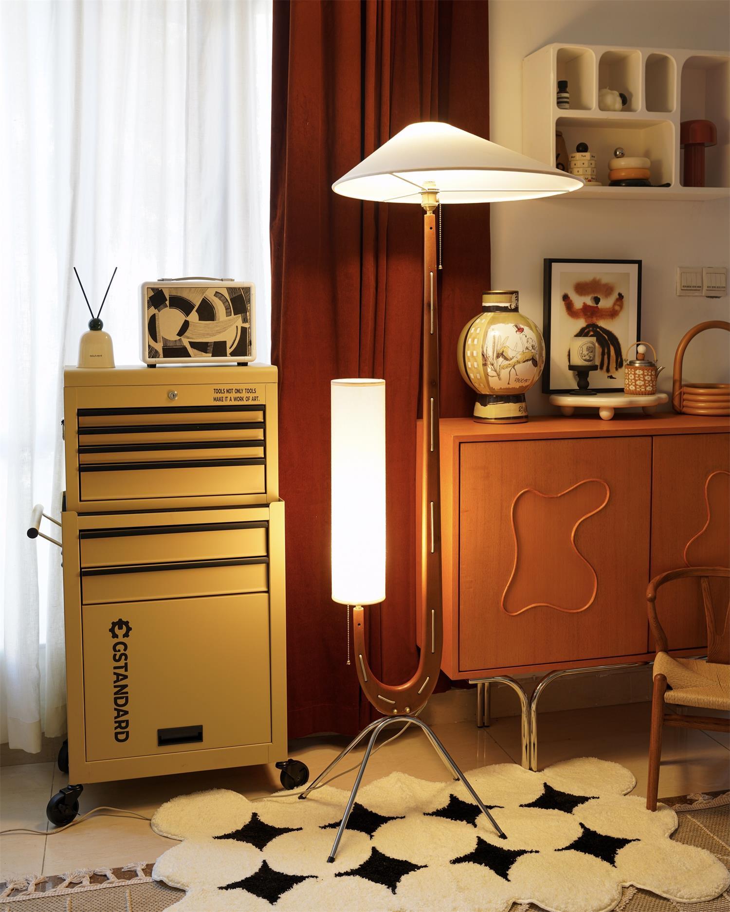 Giraffe Floor Lamp - Cueteks