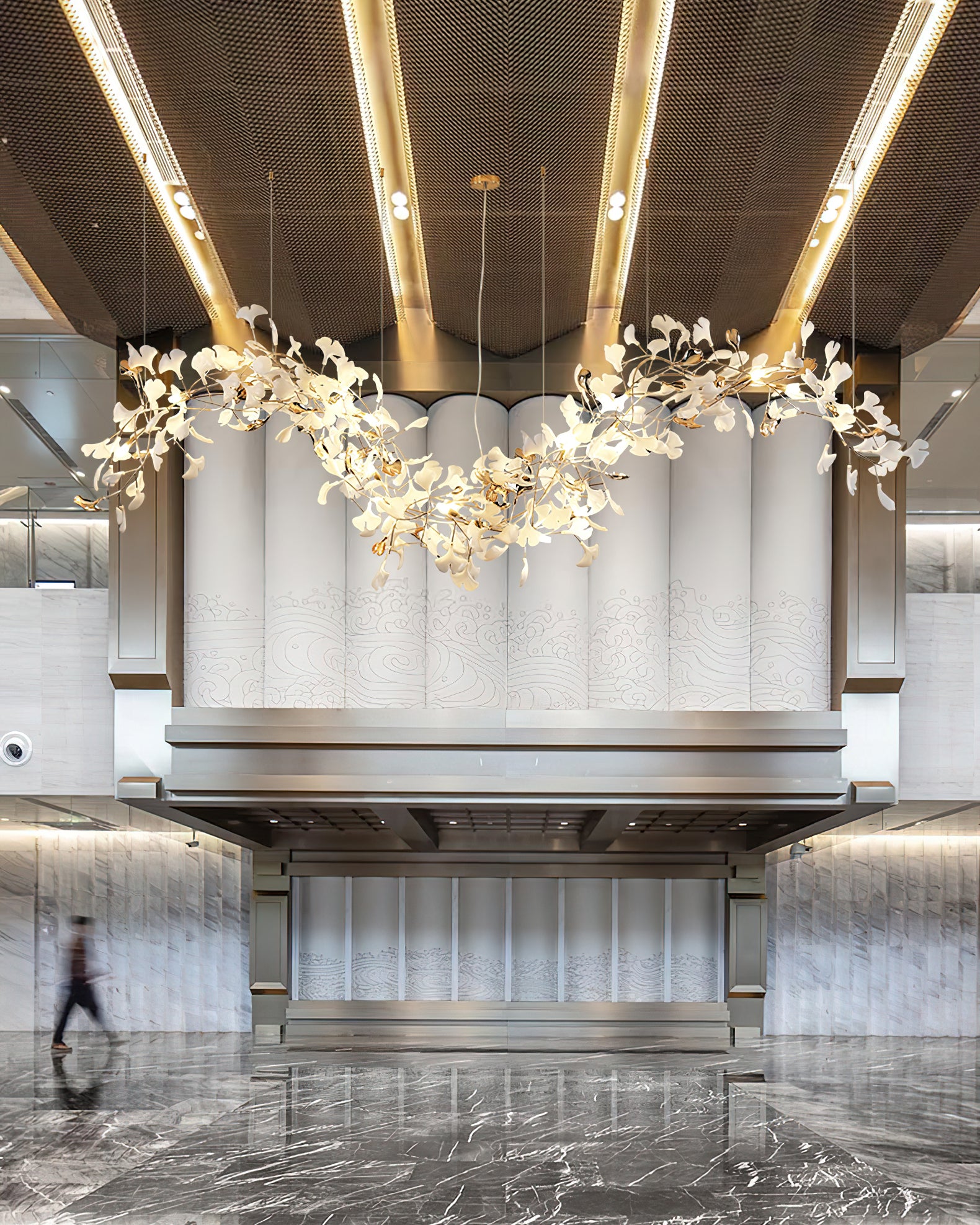 Ginkgo Tip Tlying Chandelier - Cueteks