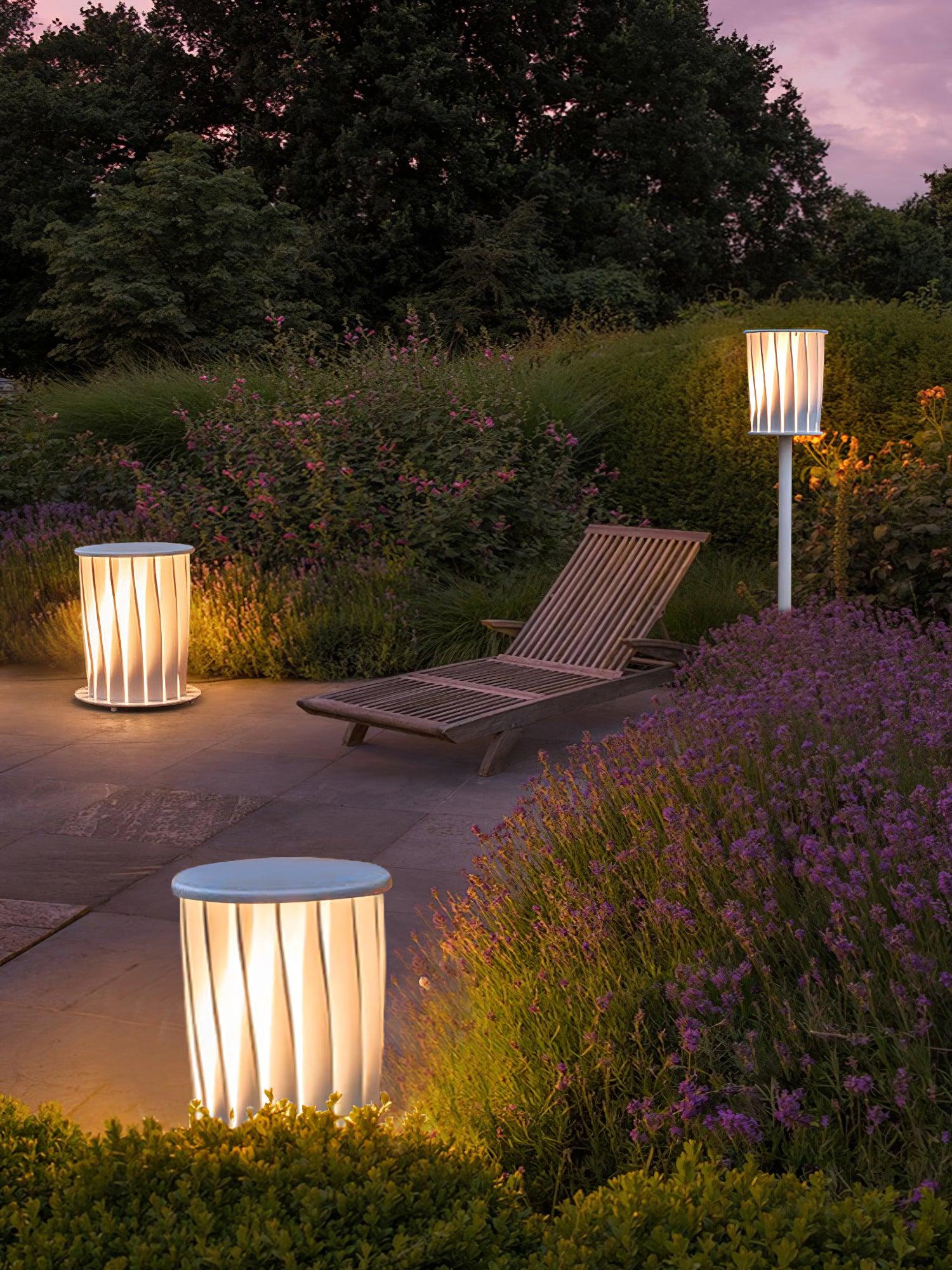 White Column Garden Light - Cueteks