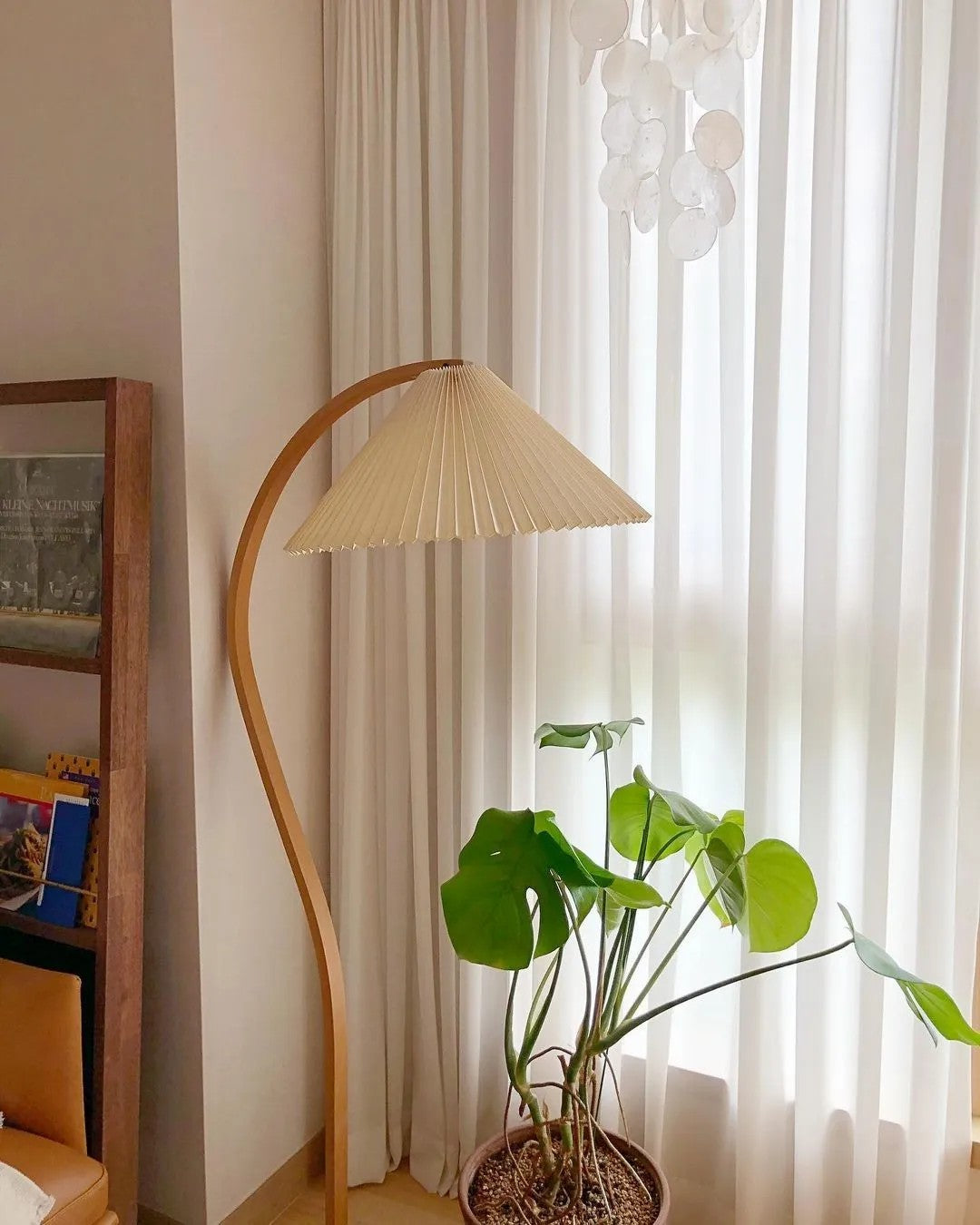 Caprani Floor Lamp - Cueteks