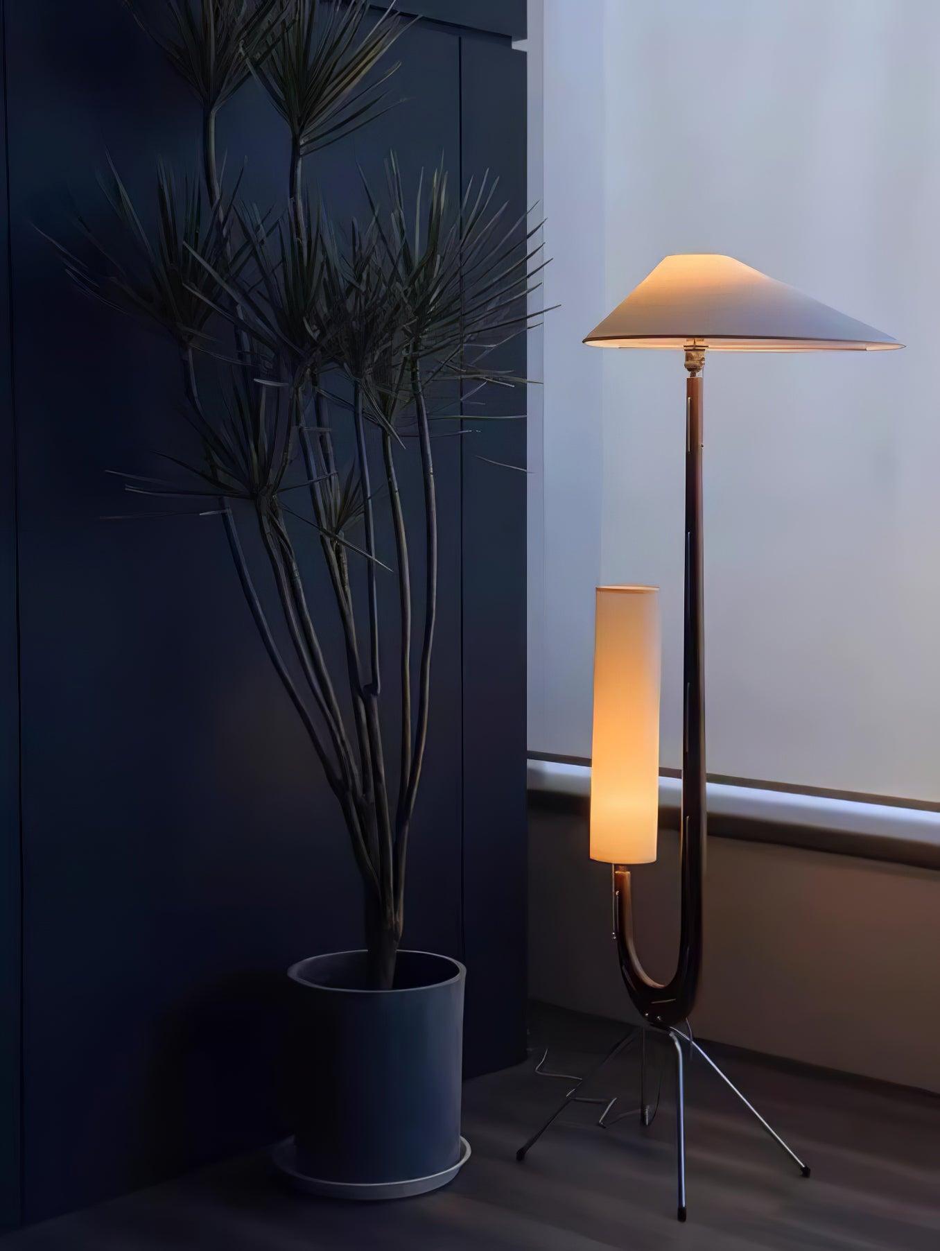 Giraffe Floor Lamp - Cueteks