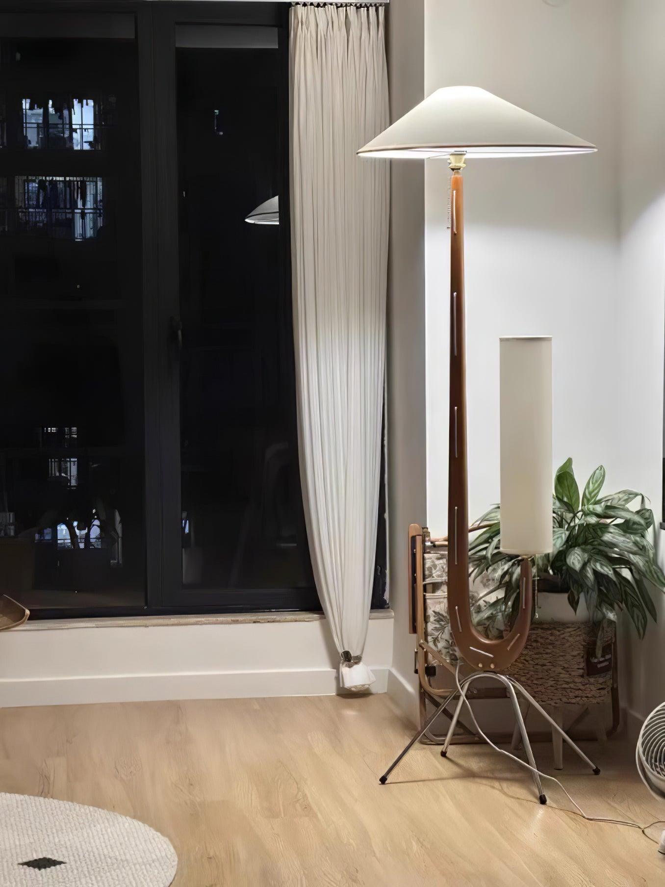 Giraffe Floor Lamp - Cueteks