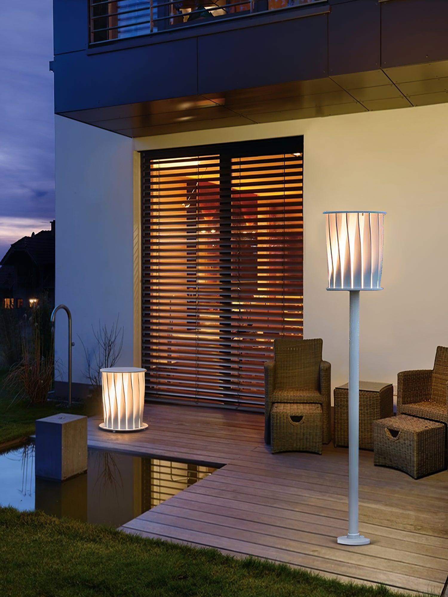 White Column Garden Light - Cueteks