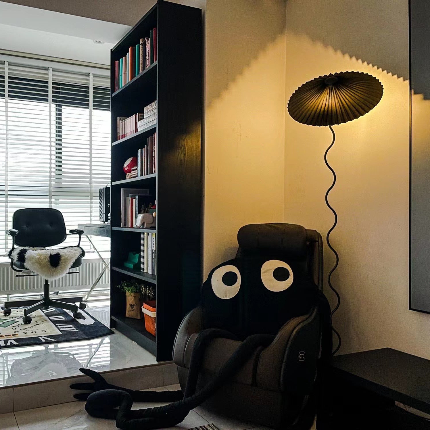 Squiggle Floor Lamp - Cueteks