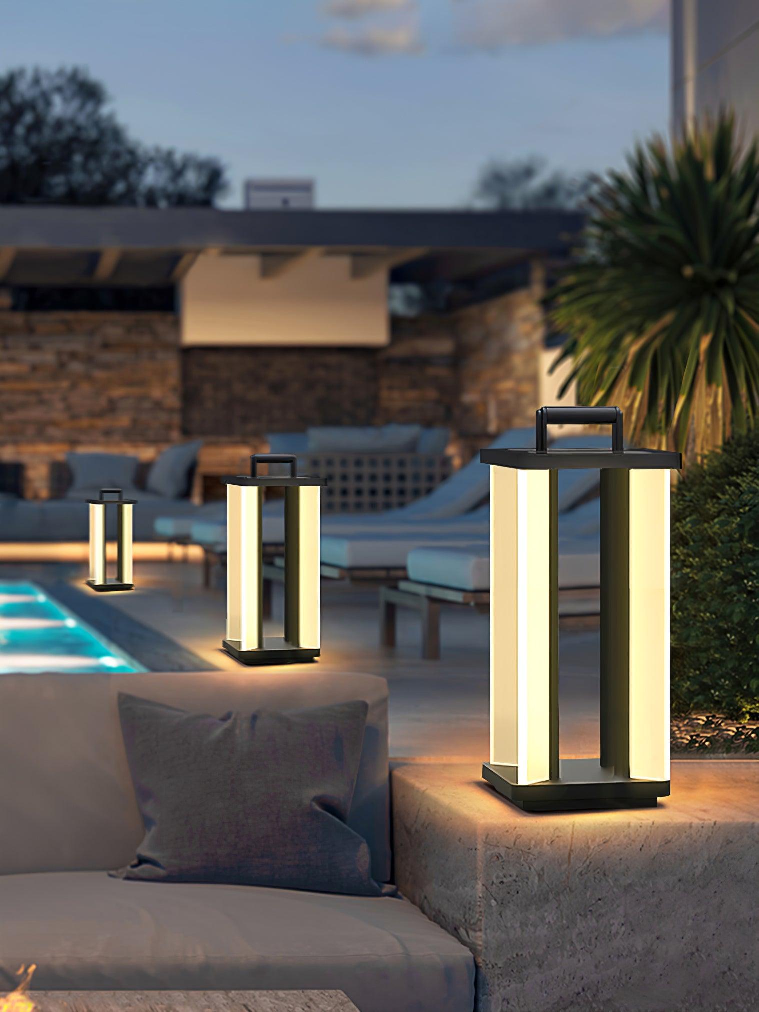Metroluxe Solar Outdoor Light - Cueteks
