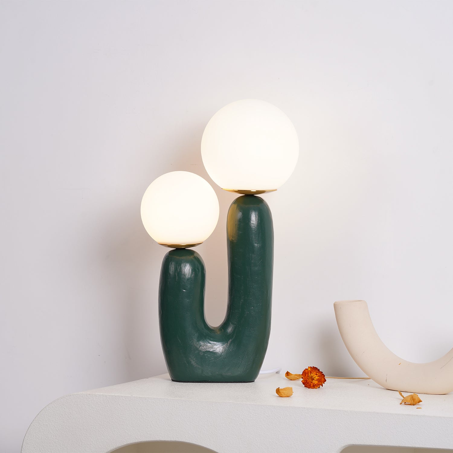 Oo Rough Table Lamp - Cueteks