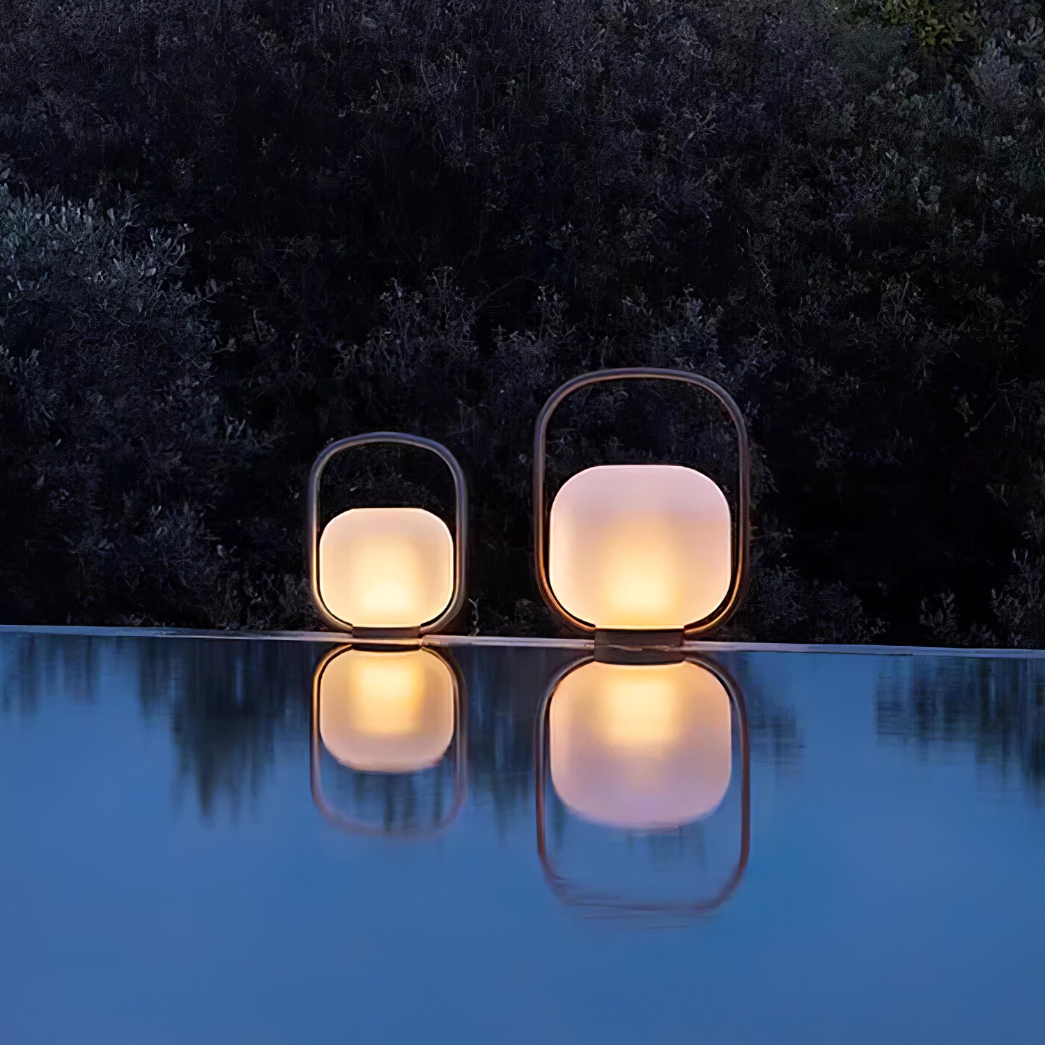 Portable Lantern Outdoor Table Lamp with Solar Panel - Cueteks