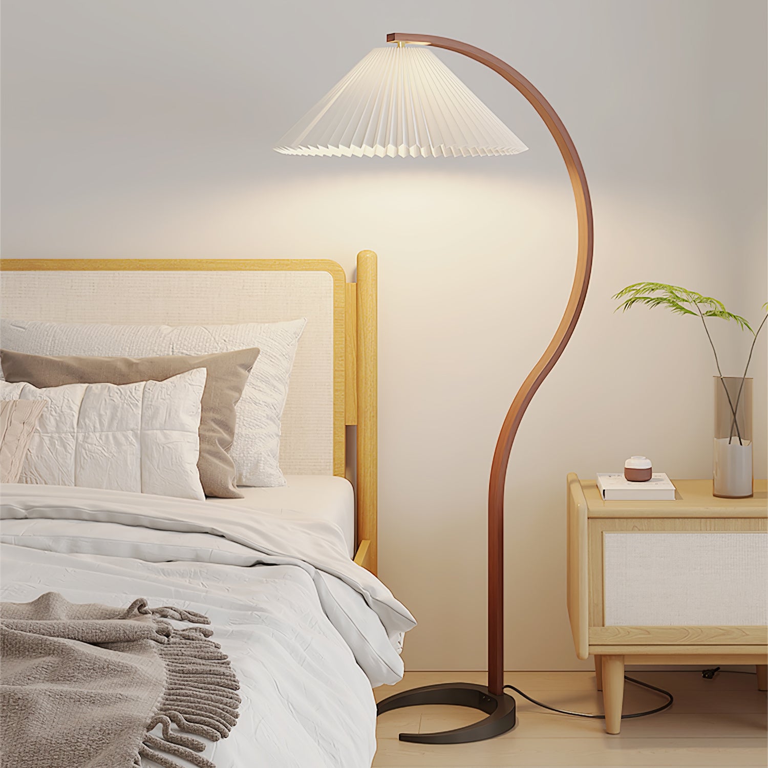 Caprani Floor Lamp - Cueteks