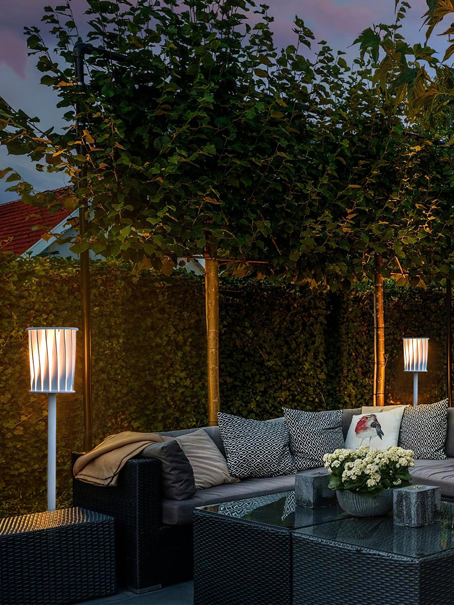 White Column Garden Light - Cueteks