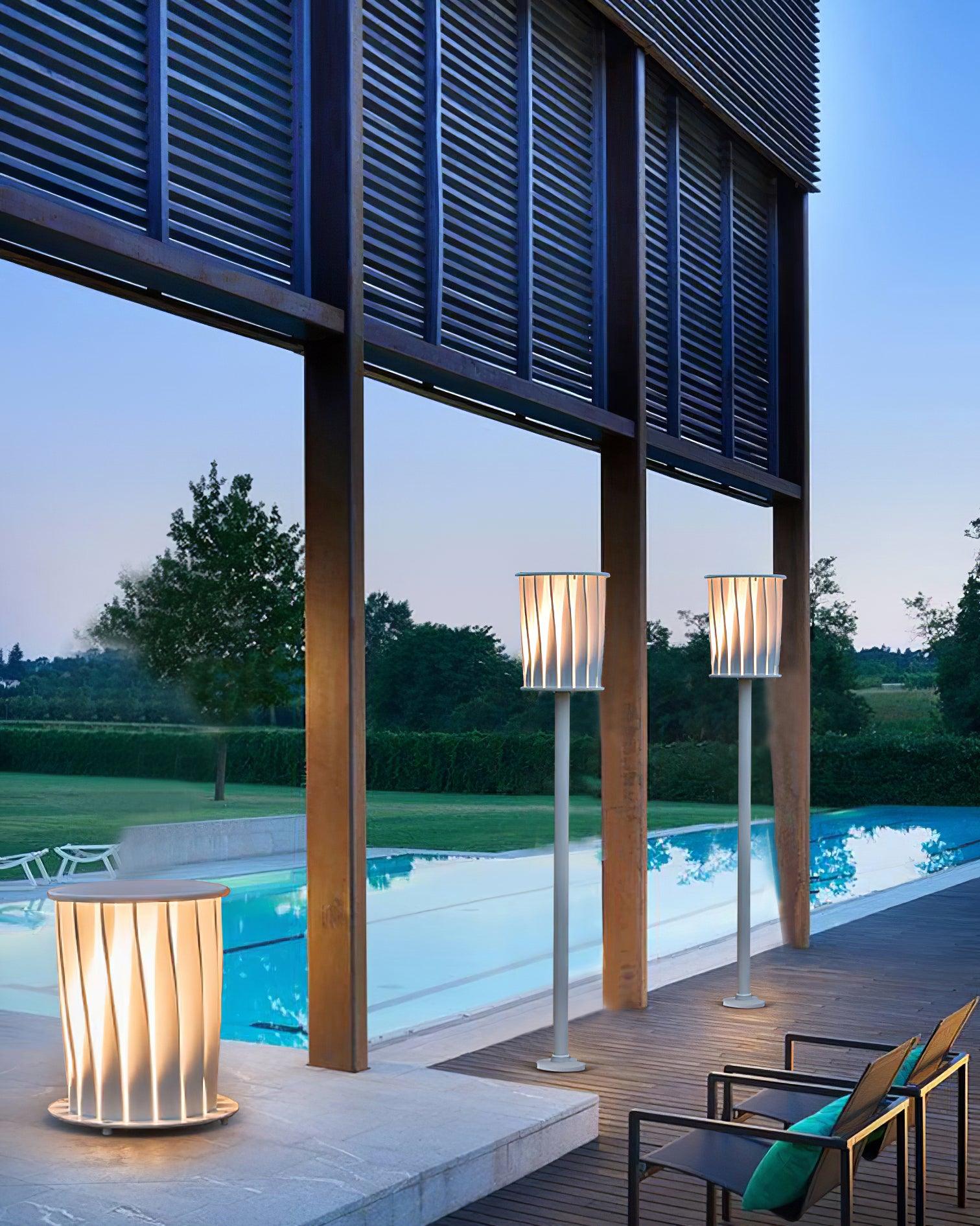 White Column Garden Light - Cueteks