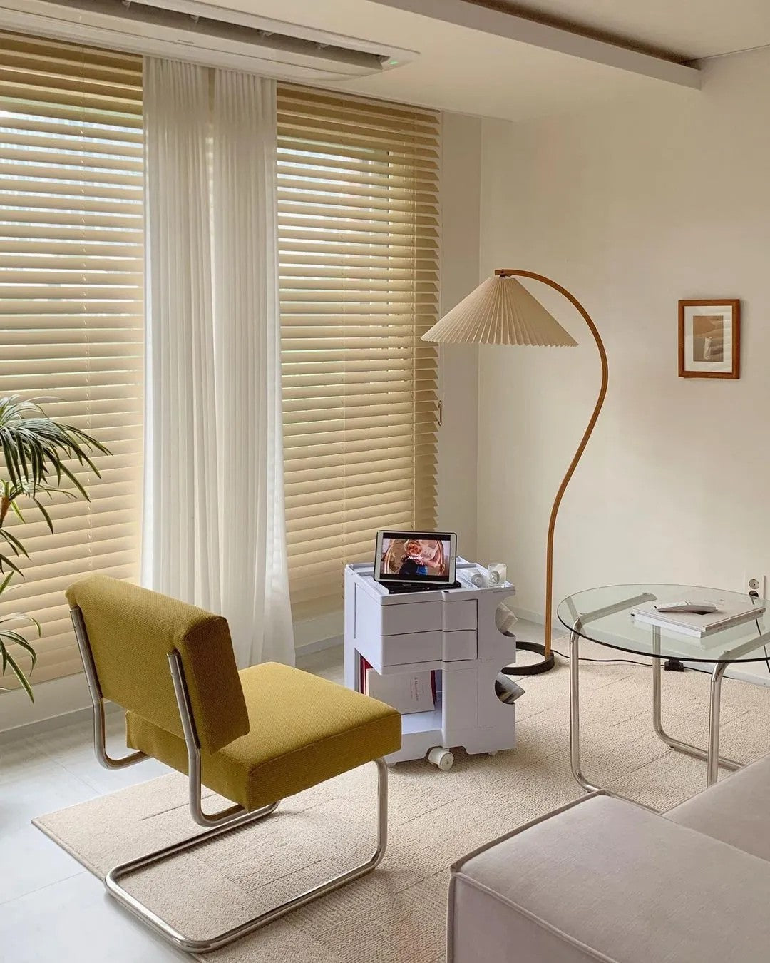 Caprani Floor Lamp - Cueteks