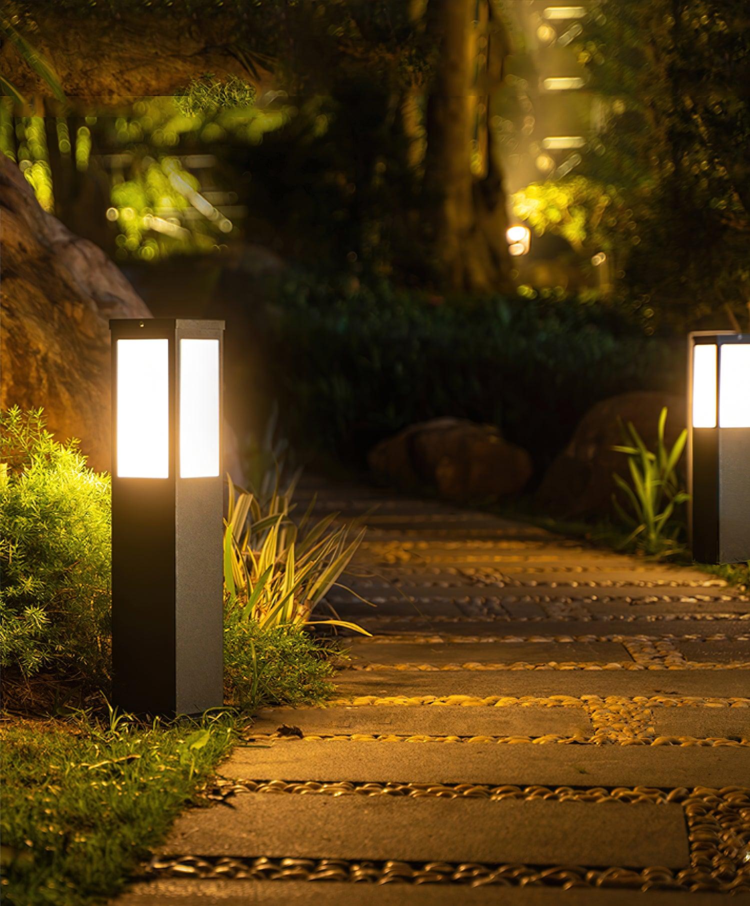 Kuzco Bollard Garden Light - Cueteks