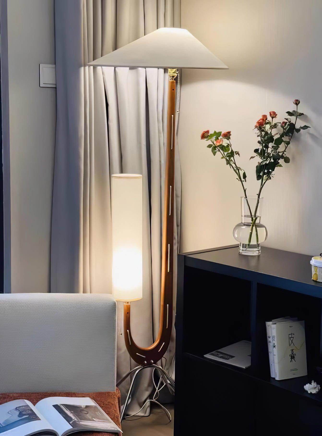 Giraffe Floor Lamp - Cueteks