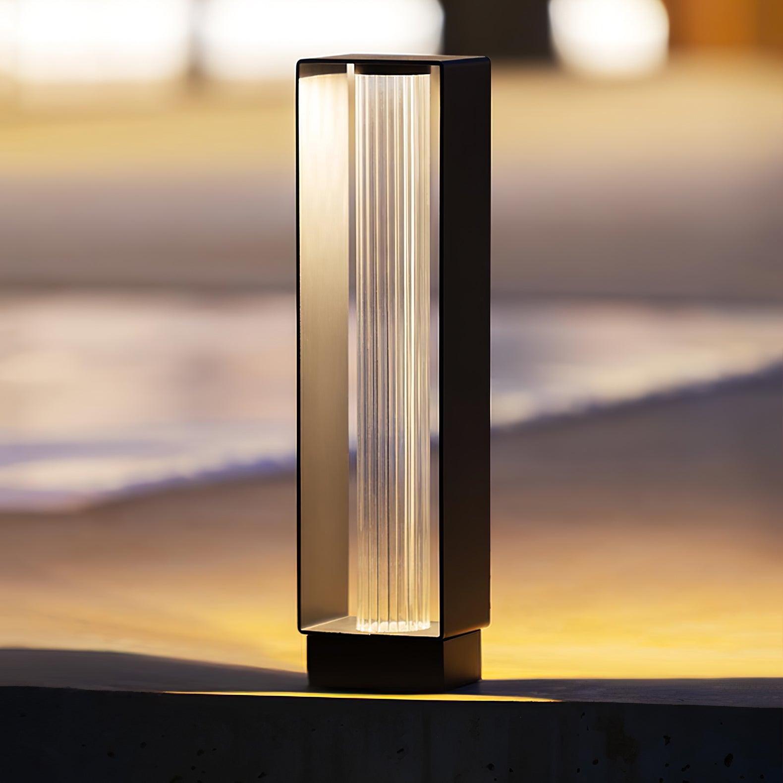 Frame Outdoor Post Lamp - Cueteks