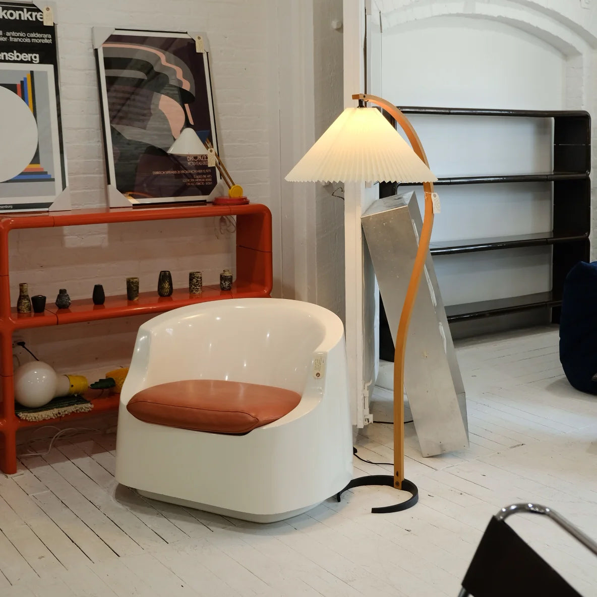 Caprani Floor Lamp - Cueteks