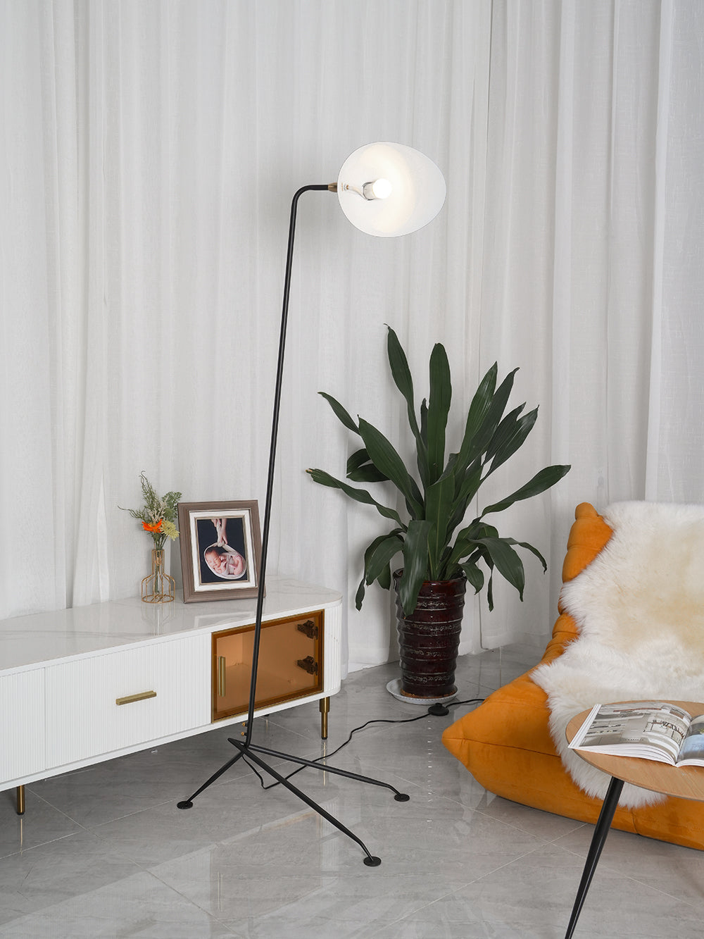 Serge Mouille Floor Lamp - Cueteks