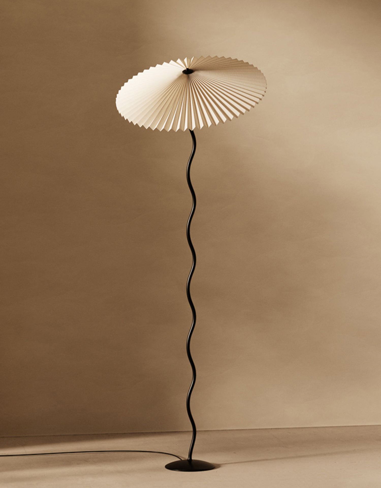 Squiggle Floor Lamp - Cueteks