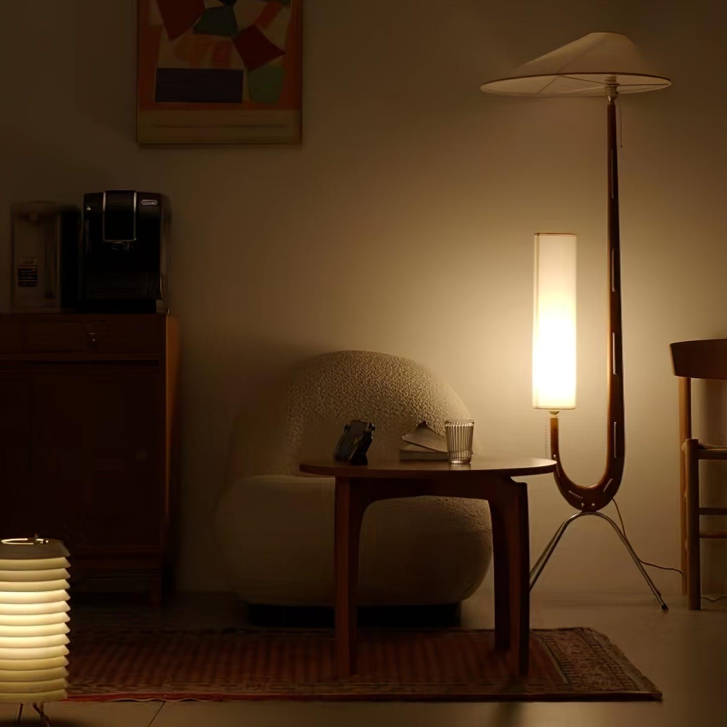 Giraffe Floor Lamp - Cueteks