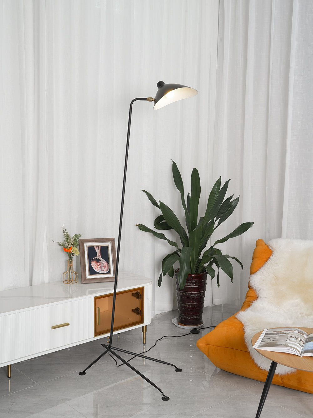 Serge Mouille Floor Lamp - Cueteks