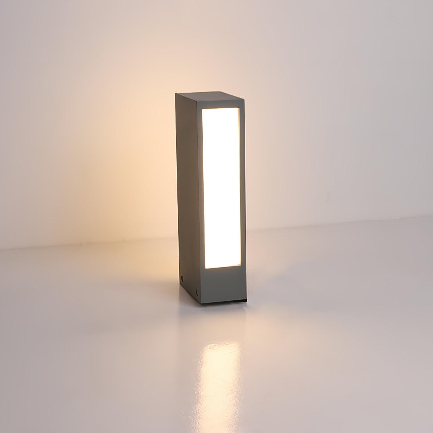 Faro Outdoor Post Lamp - Cueteks