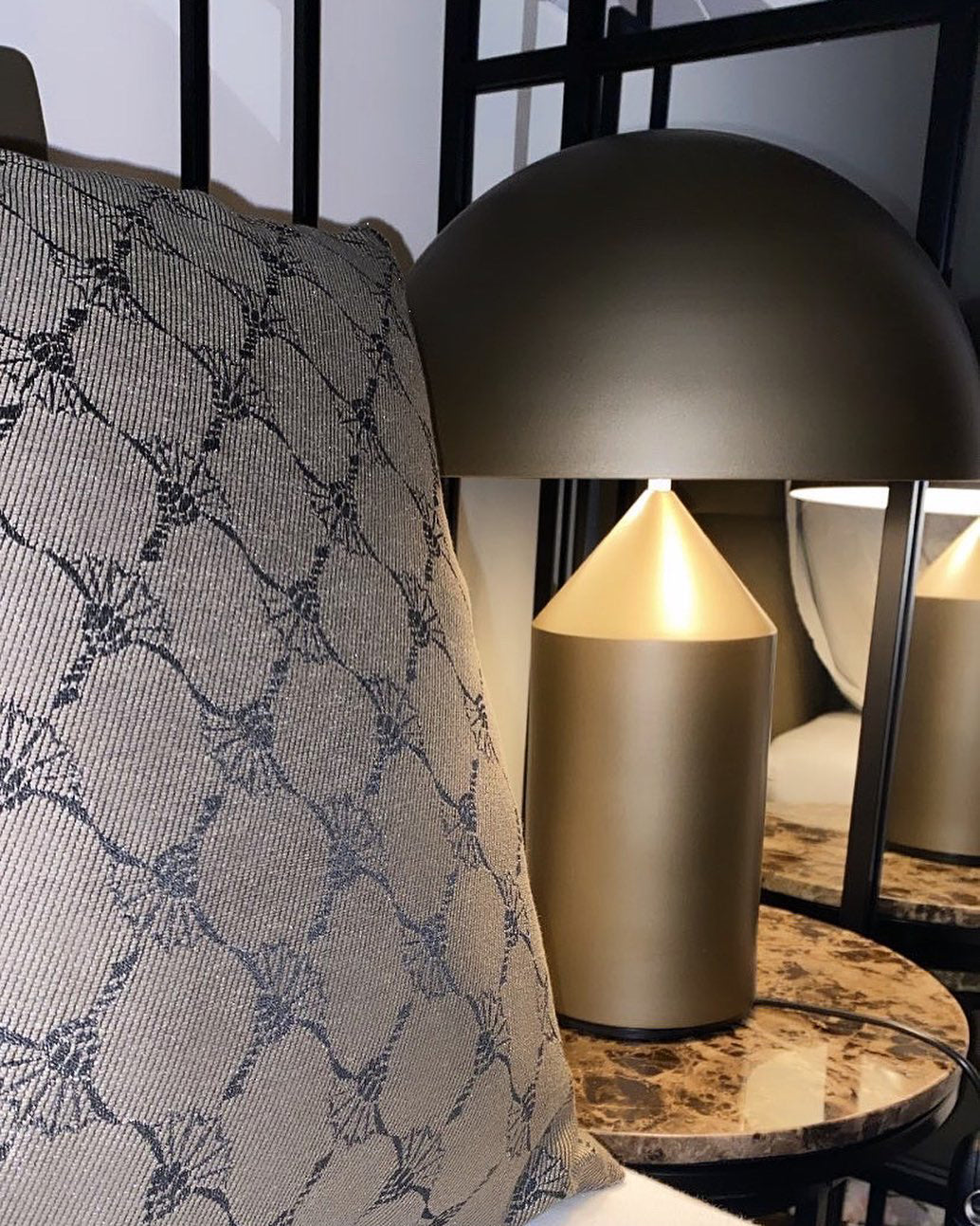 Atollo Metal Table Lamp - Cueteks