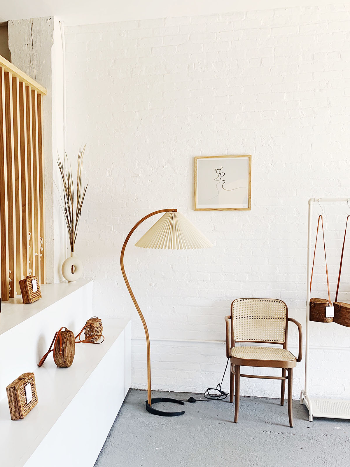 Caprani Floor Lamp - Cueteks