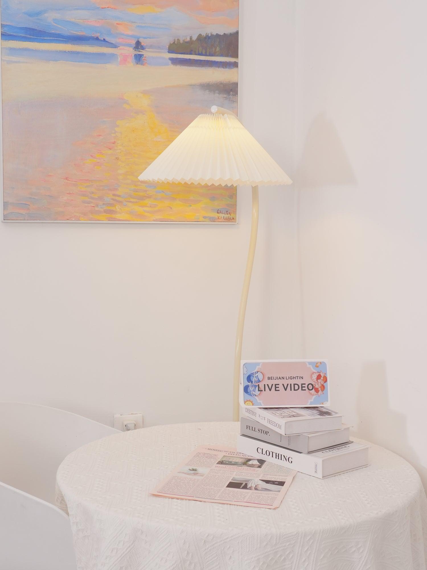 Crescini Pleated Floor Lamp - Cueteks
