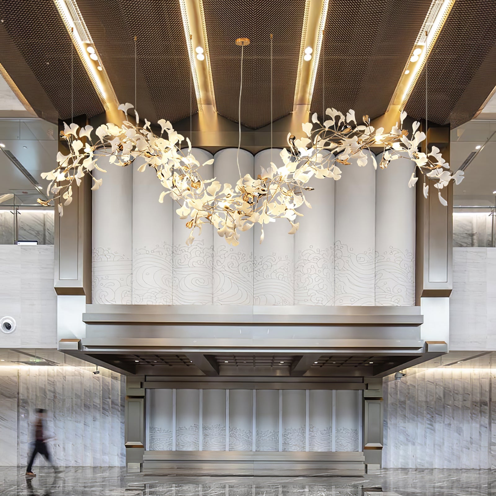 Ginkgo Tip Tlying Chandelier - Cueteks