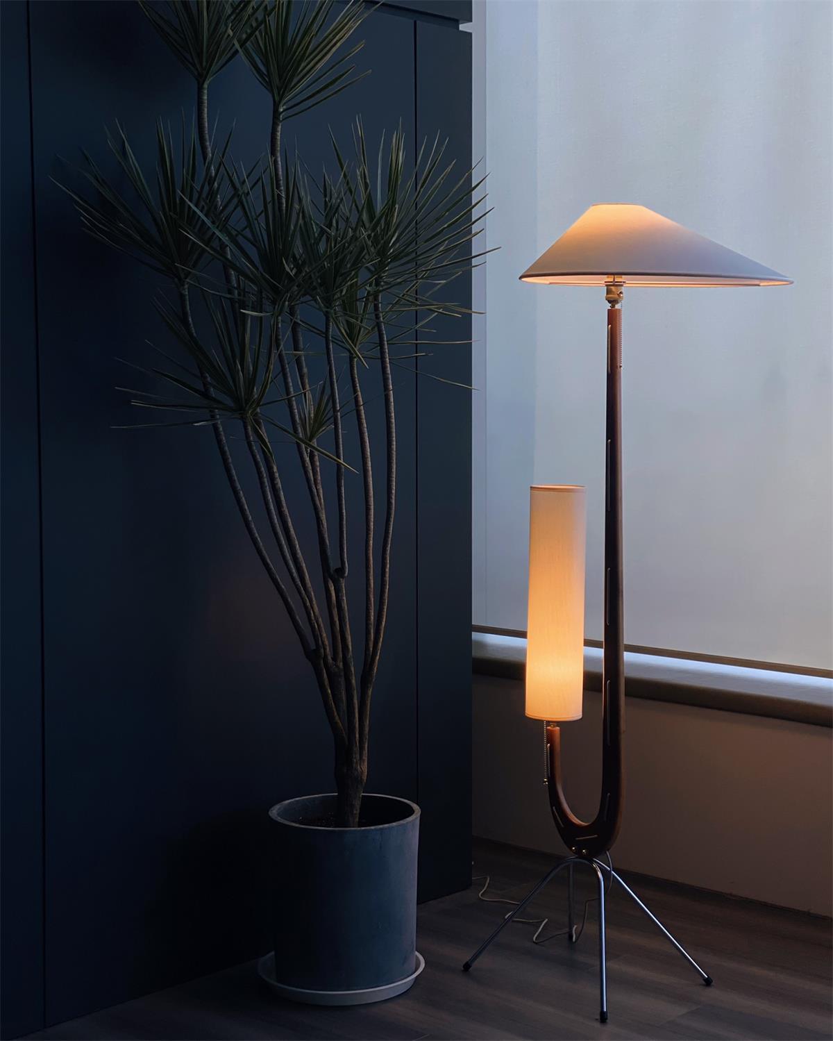 Giraffe Floor Lamp - Cueteks